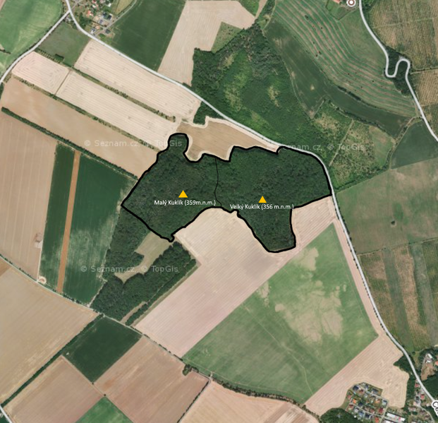 Soubor:Mapa Firburku (s kopci a jejich názvy).png