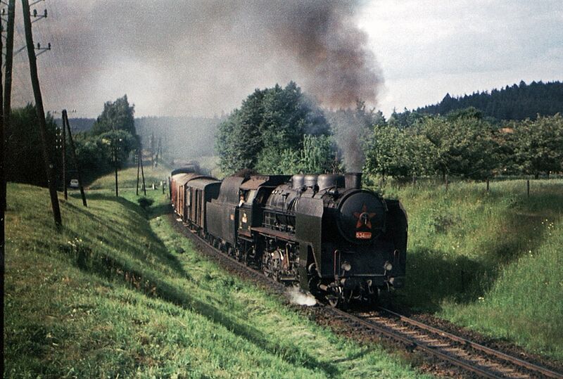 Soubor:Historická fotka vlaku .jpg